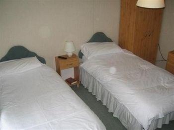 Holland Arms Hotel Gaerwen Buitenkant foto