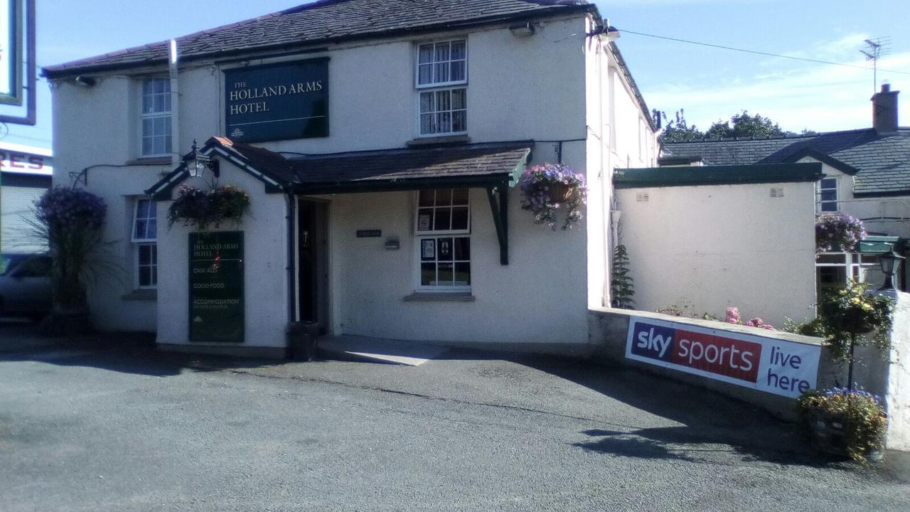 Holland Arms Hotel Gaerwen Buitenkant foto